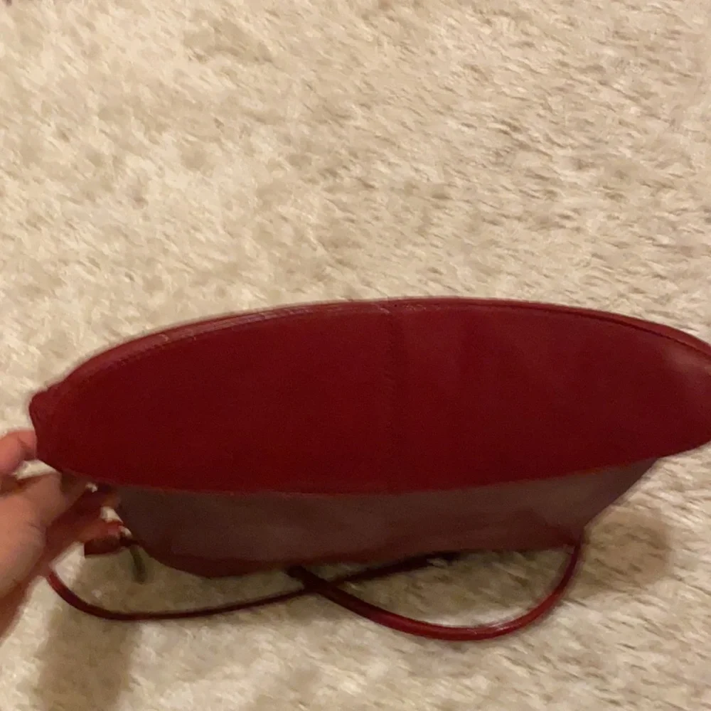 Hobo Red Leather Shoulder Bag - Picture 10 of 16